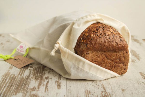 A kenyérzsák segítségével a szeletelt kenyér 1-2 napig marad friss