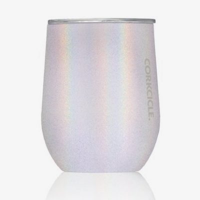 Ennek a koktél pohárnak az anyaga három rétegű rozsdamentes acél.